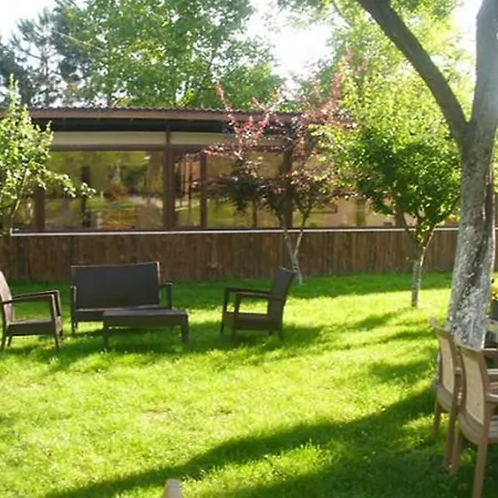 Sapanca Tas Ev Bed and Breakfast 4*