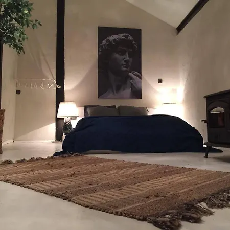 Sapanca Tas Ev Bed & Breakfast