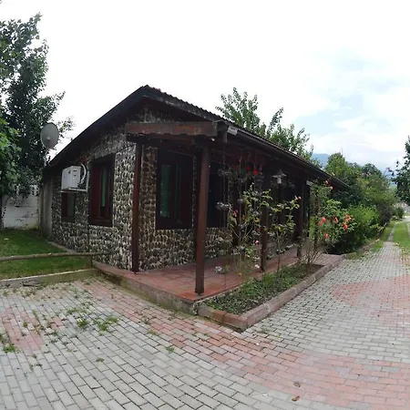 Alojamento de Acomodação e Pequeno-almoço Sapanca Tas Ev Darıca